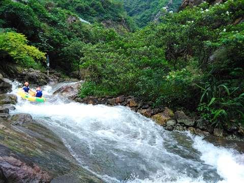 来吴山城隍阁 登高“寻龙”迎新春